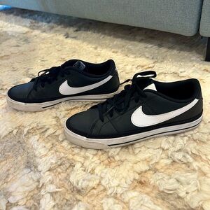 🖤 Boys Nike Dress Sneaker 🖤